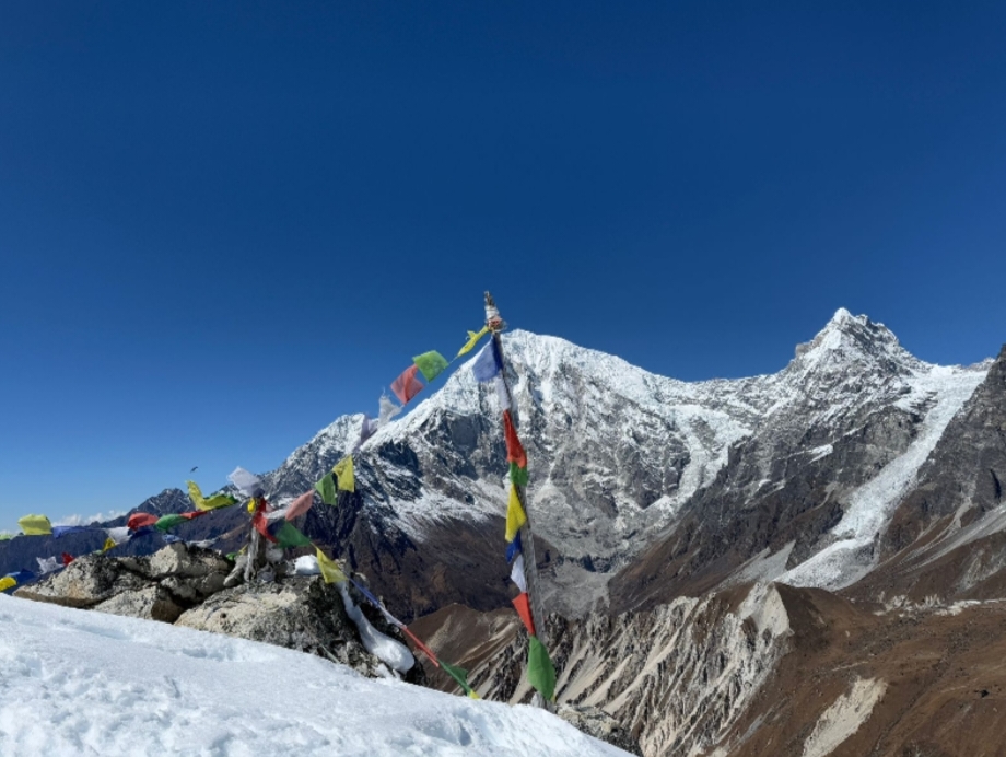 Everest Bookings